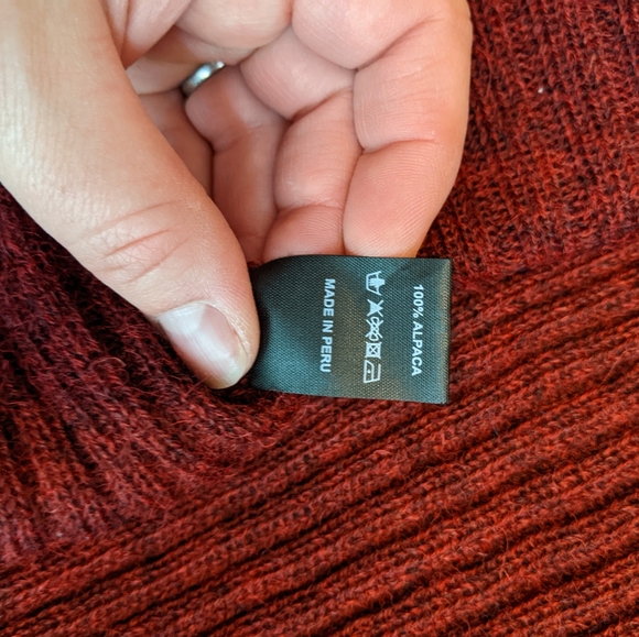 EUC 100% Alpaca yarn shawl - Picture 6 of 6